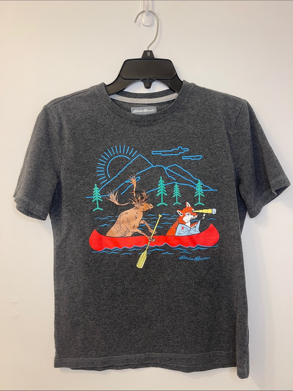 Eddie Bauer Charcoal Gray Tee with Red Canoe & Multicolor Graphic Size L 14/16